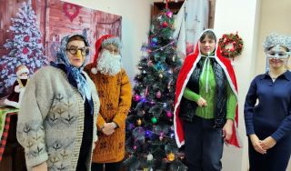 Час весёлых затей «В лесу родилась ёлочка» Час весёлых затей «В лесу родилась ёлочка»