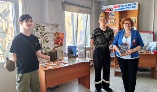 Не смолкнет слава тех великих лет