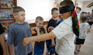 Познавательно-развлекательный час «Дружба начинается с улыбки» Познавательно-развлекательный час «Дружба начинается с улыбки»