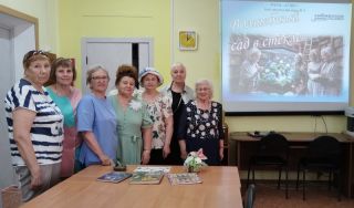 Арт-час «Волшебный сад в стекле» Арт-час «Волшебный сад в стекле»