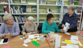 Развлекательно-игровая программа «Не надо печалиться, вся жизнь впереди!» Развлекательно-игровая программа «Не надо печалиться, вся жизнь впереди!»