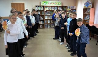 По книжным страницам с Коньком-Горбунком По книжным страницам с Коньком-Горбунком
